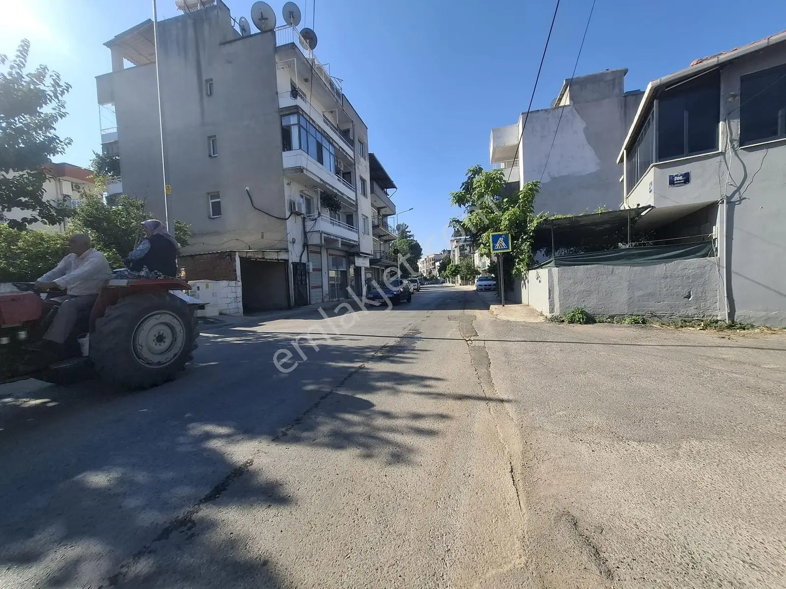 Menderes Kasımpaşa'Da Satılık 68M² İmarlı Arsa Hisses
