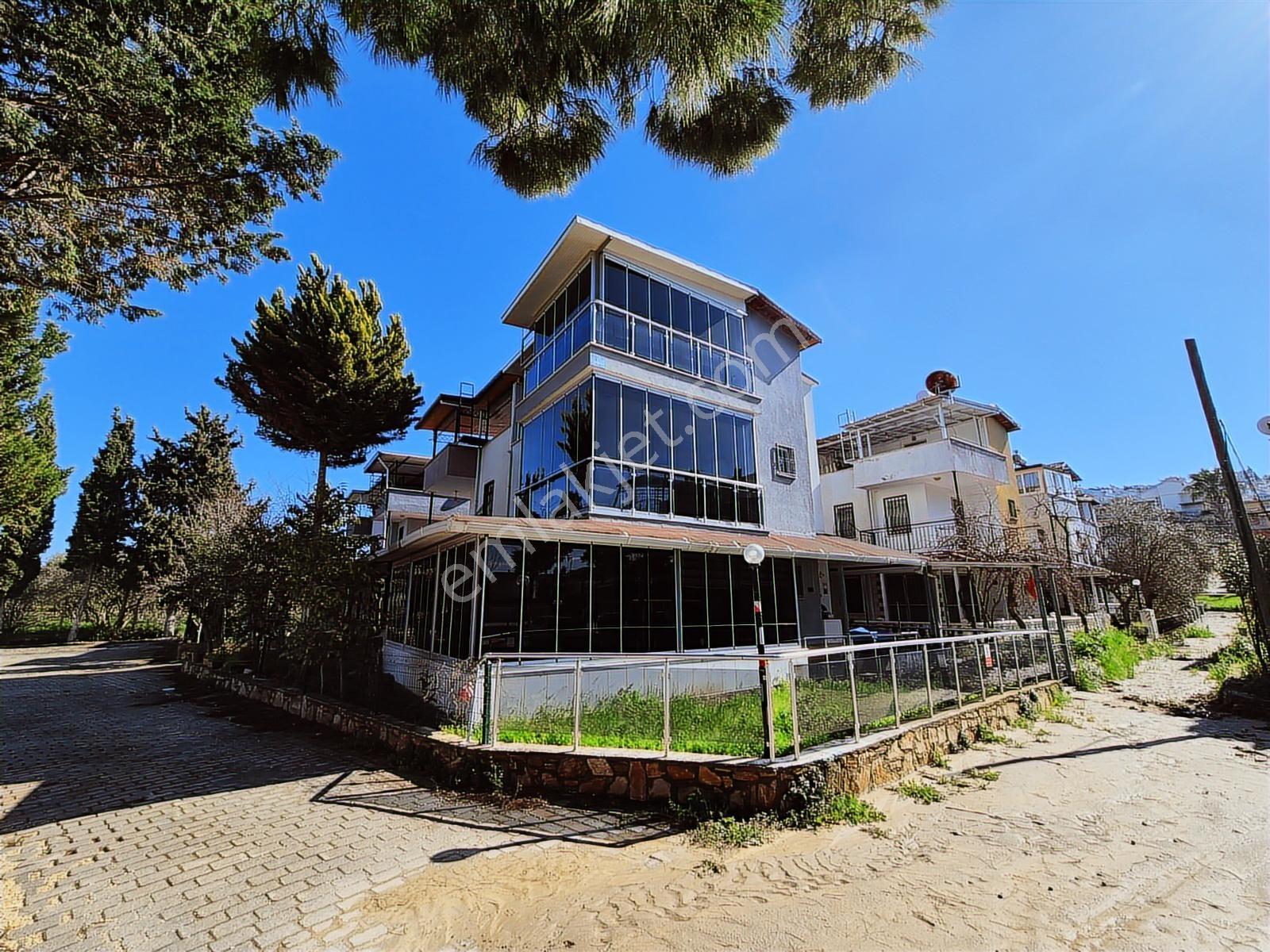 Kuşadası'Nda Masrafsız Her Katı Ayrı Konforlu 3+1 Yazlık