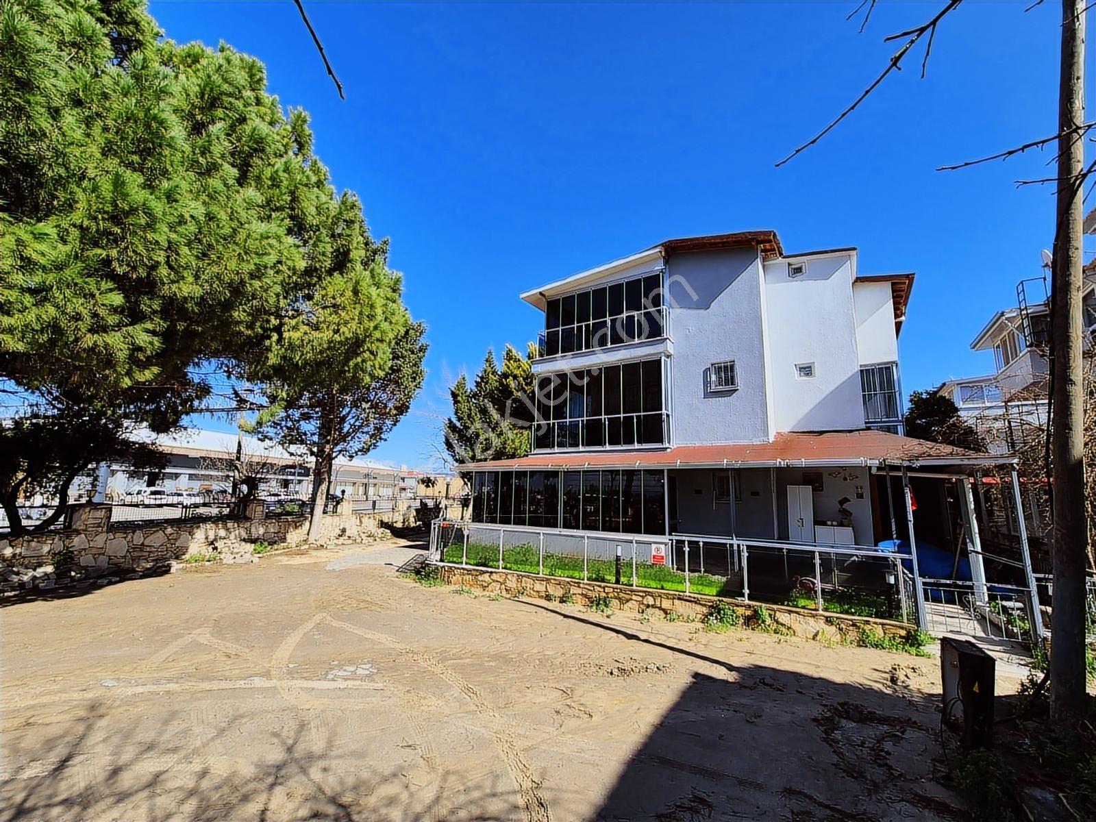 Kuşadası'nda Masrafsız Her Katı Ayrı Konforlu 3+1 Yazlık — fotoğraf 2