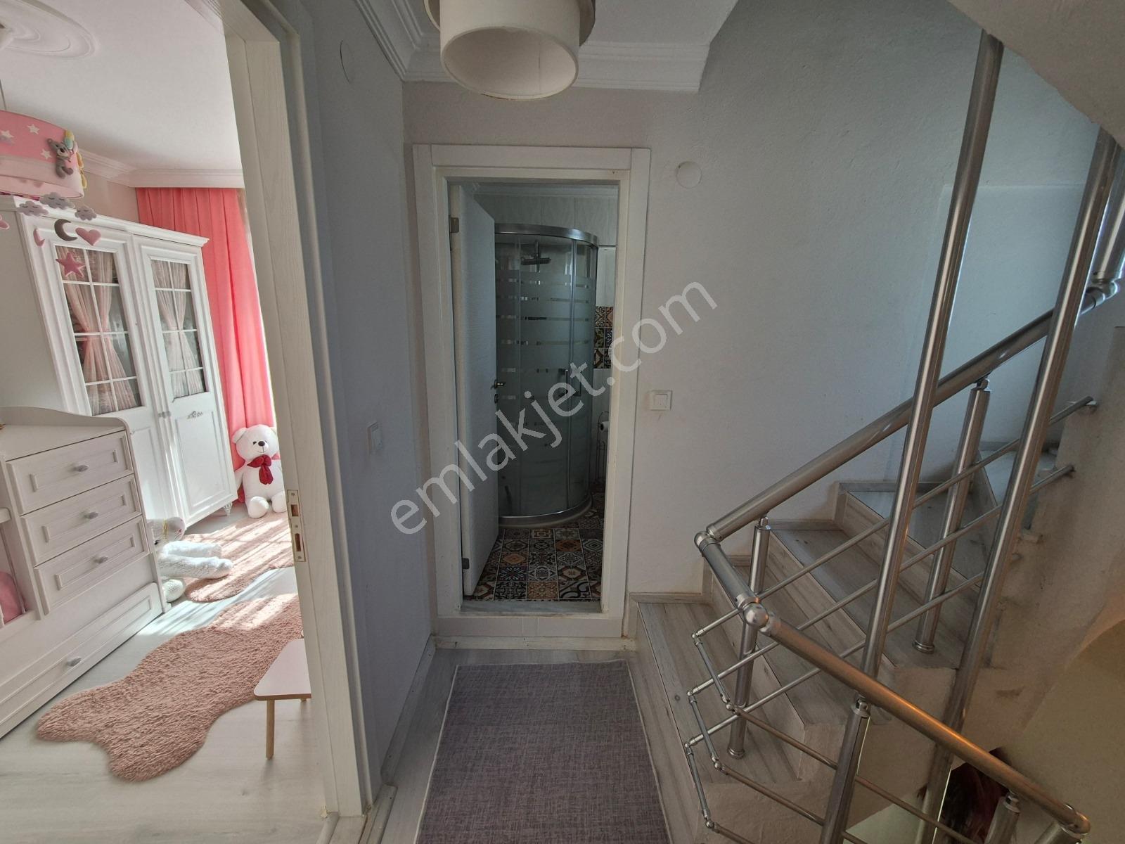 Kuşadası'nda Masrafsız Her Katı Ayrı Konforlu 3+1 Yazlık — fotoğraf 14