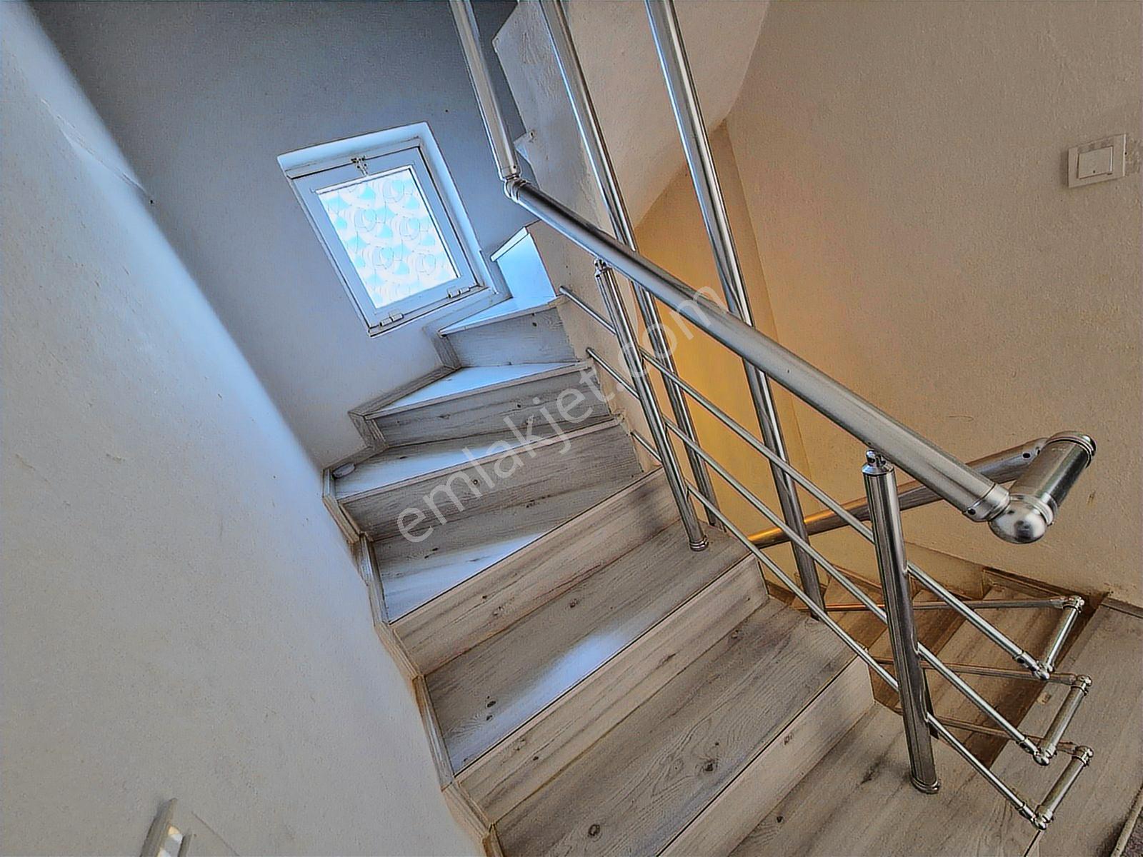 Kuşadası'nda Masrafsız Her Katı Ayrı Konforlu 3+1 Yazlık — fotoğraf 19