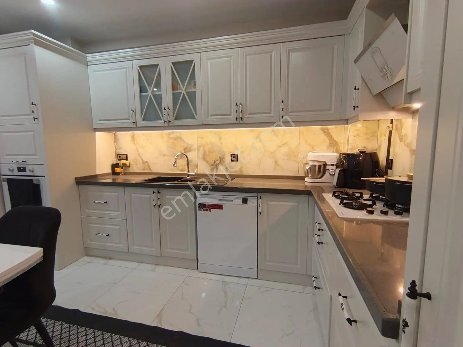 Remax Model Den Değırmenönü Mahallesınde Genış 3+1 Satılık Daıre — fotoğraf 8