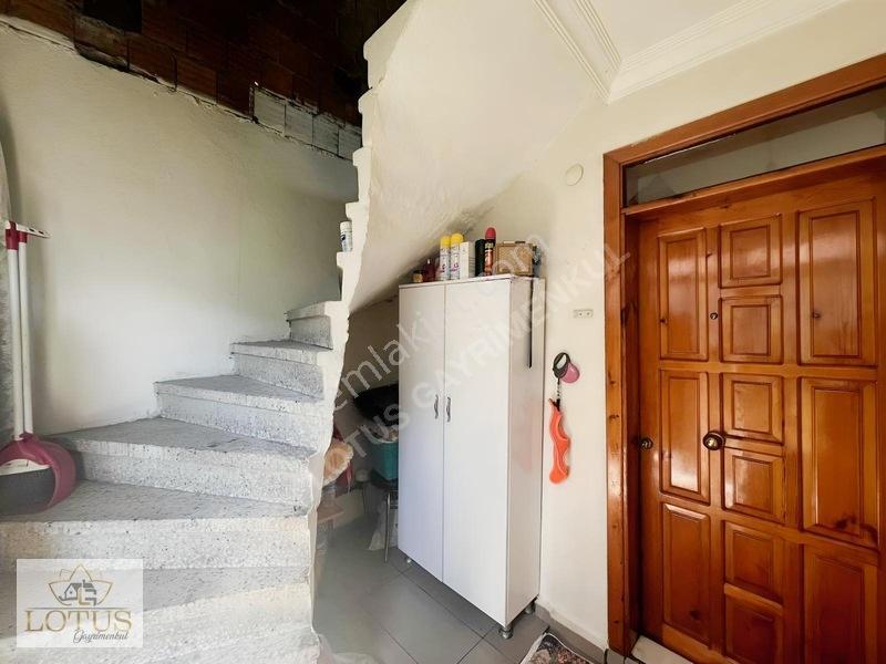 İzmit Merkezi Konumda 2 Katlı Müstakil Manzaralı Satılık Bina — fotoğraf 21