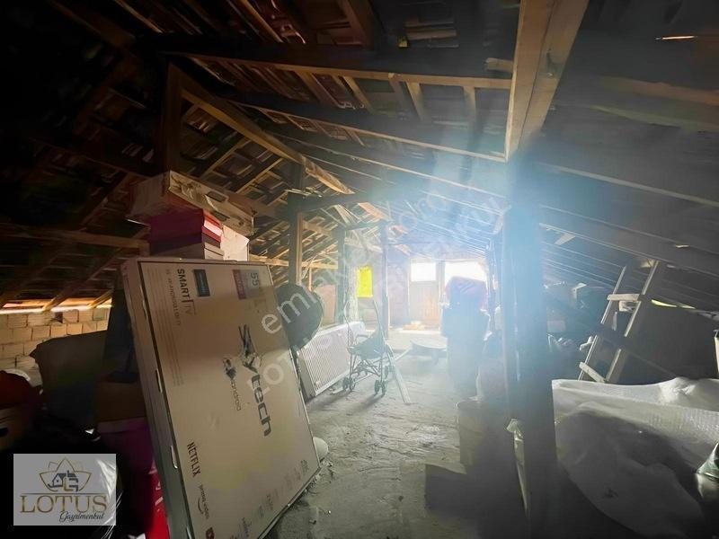 İzmit Merkezi Konumda 2 Katlı Müstakil Manzaralı Satılık Bina — fotoğraf 31