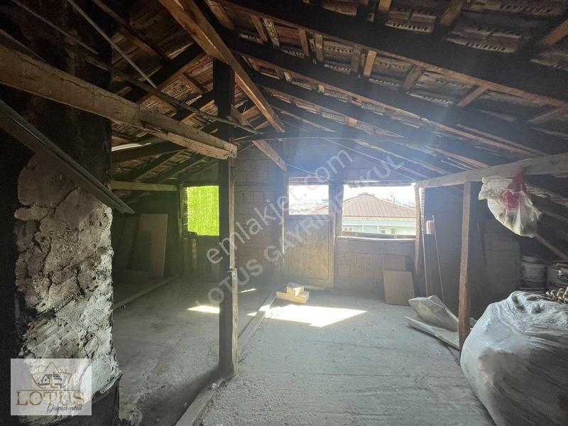 İzmit Merkezi Konumda 2 Katlı Müstakil Manzaralı Satılık Bina — fotoğraf 32