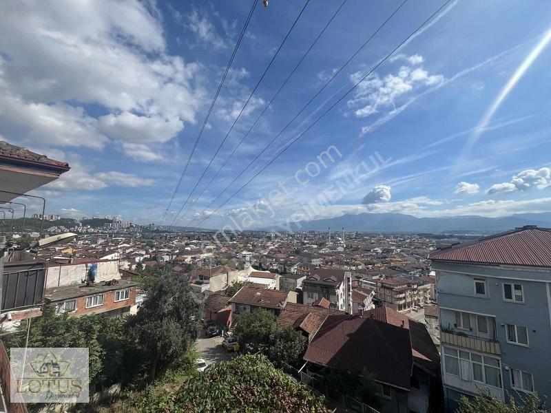 İzmit Merkezi Konumda 2 Katlı Müstakil Manzaralı Satılık Bina — fotoğraf 35