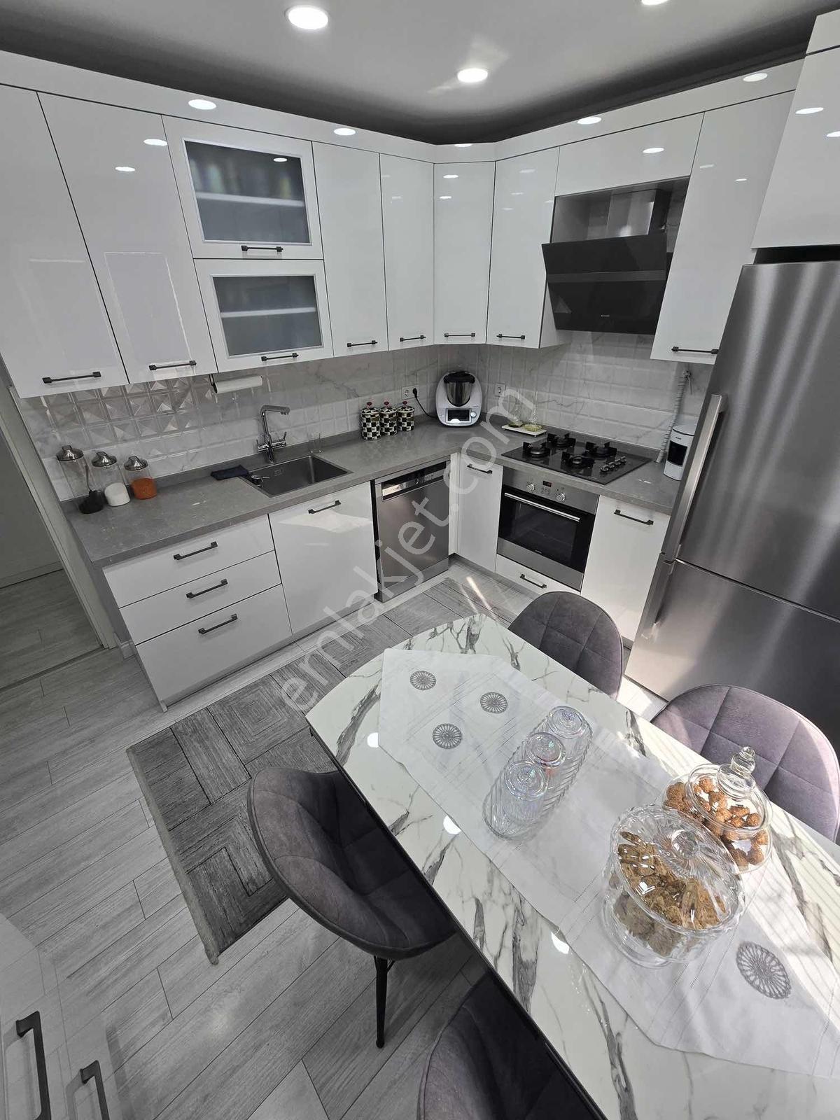Şerifali Tatlısu Elalmış Caddesi 135m2 Otoparklı 3+1 Daire — fotoğraf 3