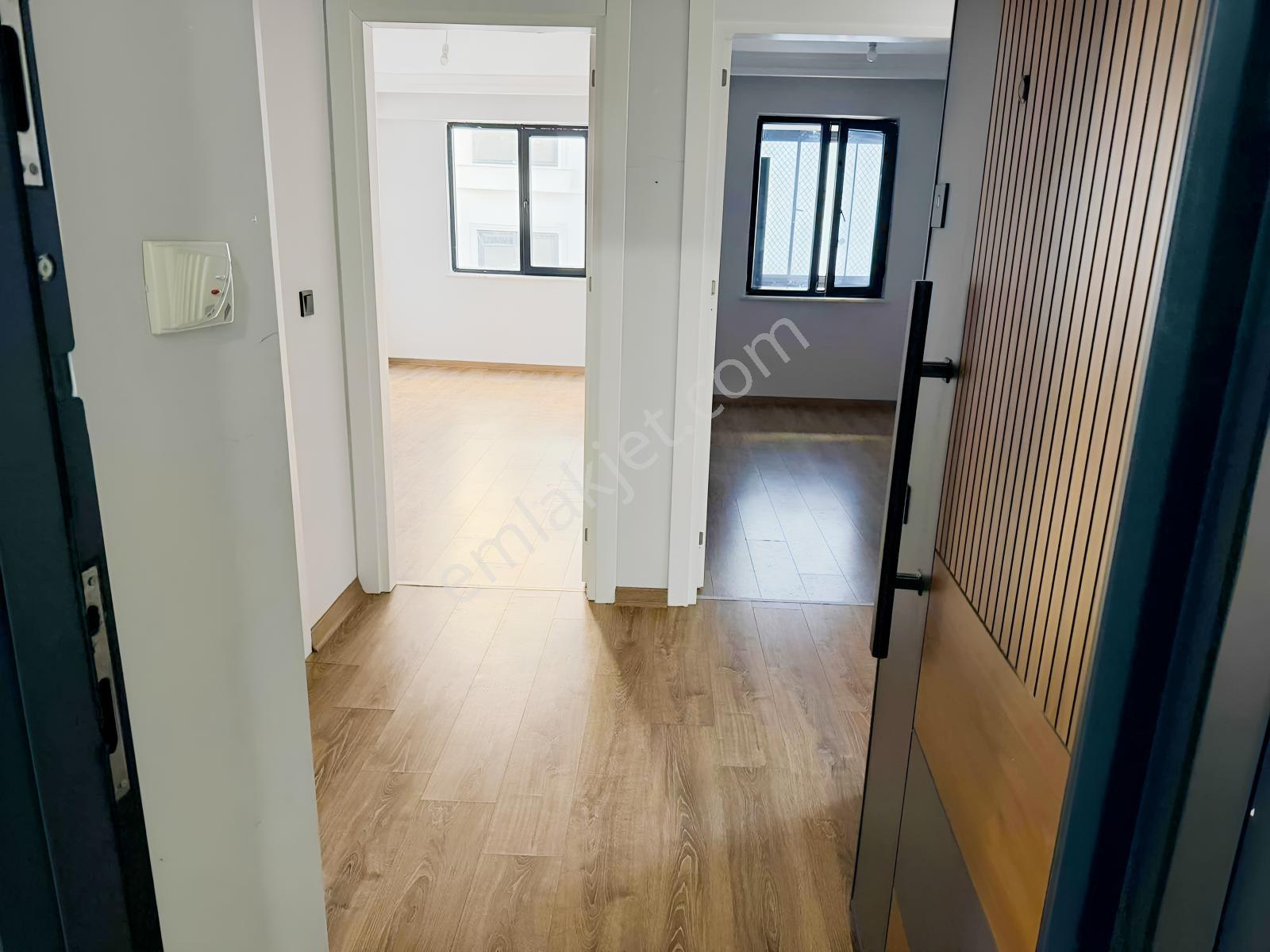 Cumhuriyet Mahallesinde Satılık 2+1 Daire — fotoğraf 3