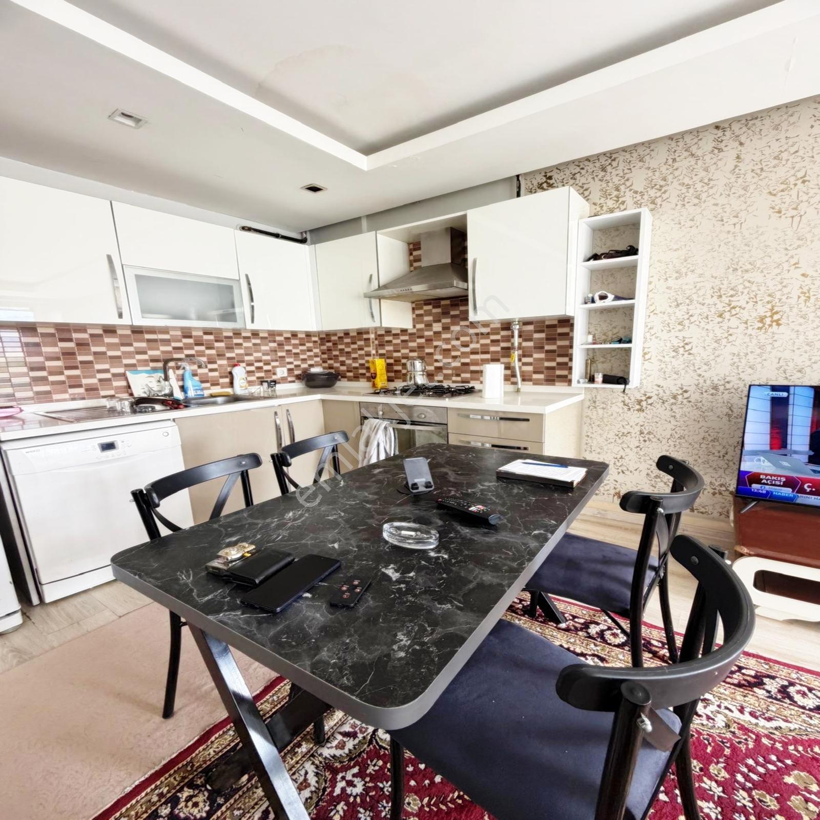 Alçak Katlı Site İçi 1+1 Kat Kat Mülkiyetli Satılık Daire — fotoğraf 7