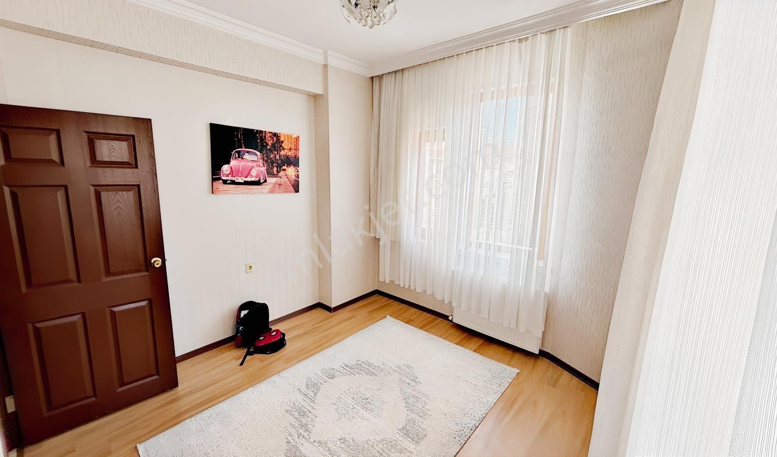 Osmangazi'de Cadde Yakını Katta Asansörlü Ön Cephe 3+1 Daire — fotoğraf 11