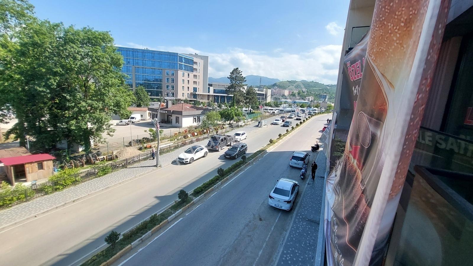Remax Nadir'Den Hastane Karşısı Aksu Plazada Satılık 1+1