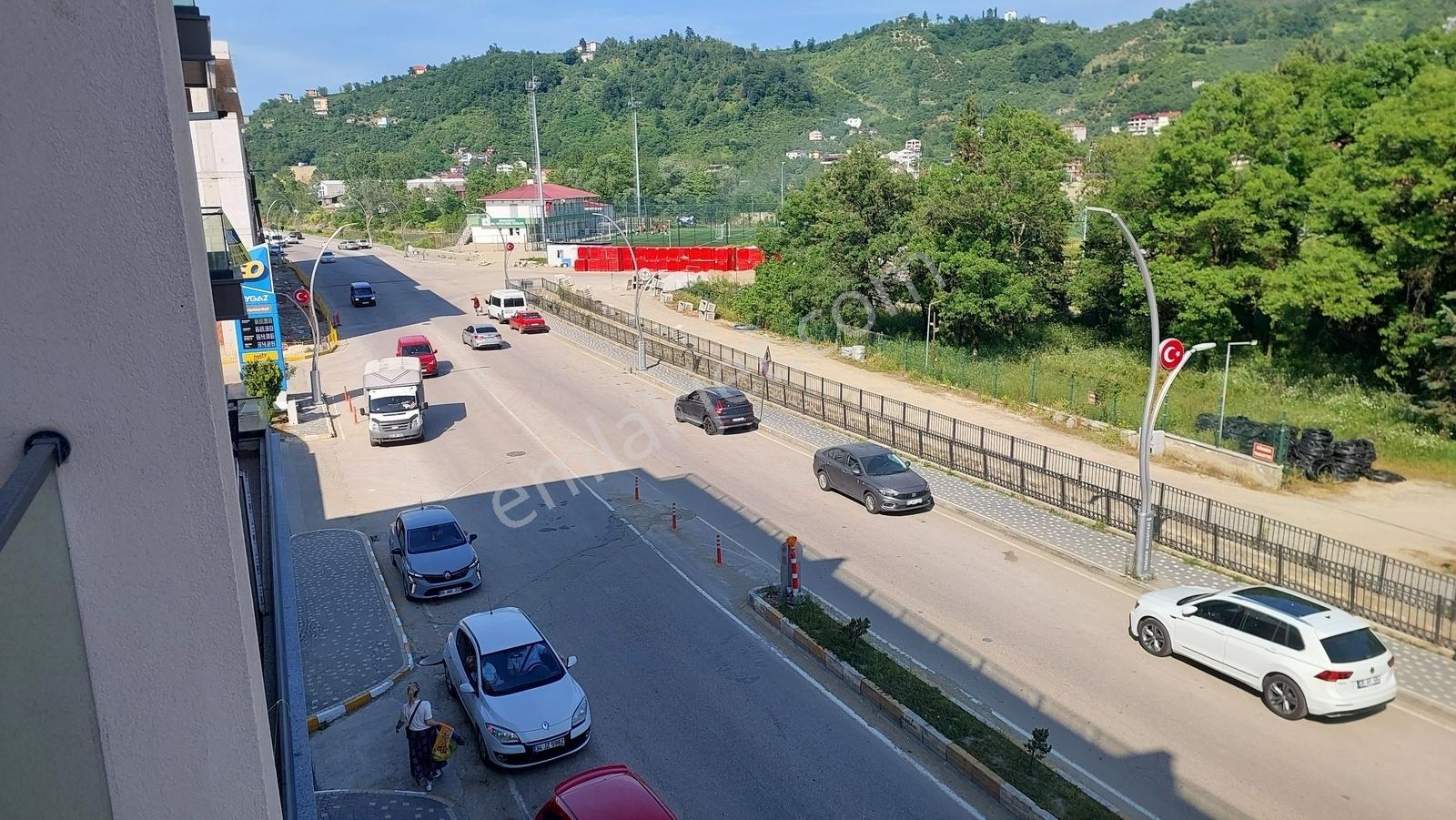 Remax Nadir'den Hastane Karşısı Aksu Plazada Satılık 1+1 — fotoğraf 2