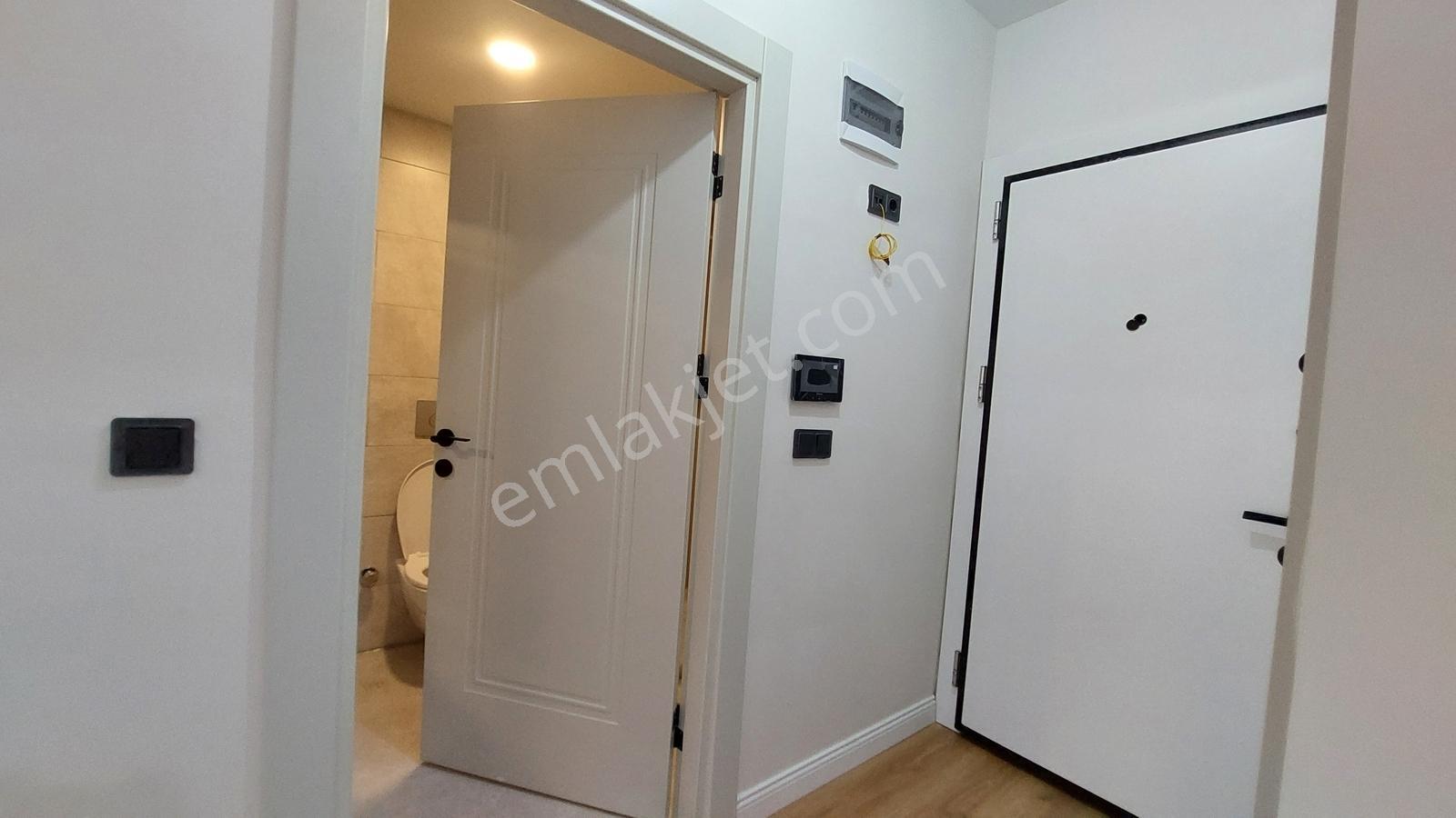 Remax Nadir'den Hastane Karşısı Aksu Plazada Satılık 1+1 — fotoğraf 9