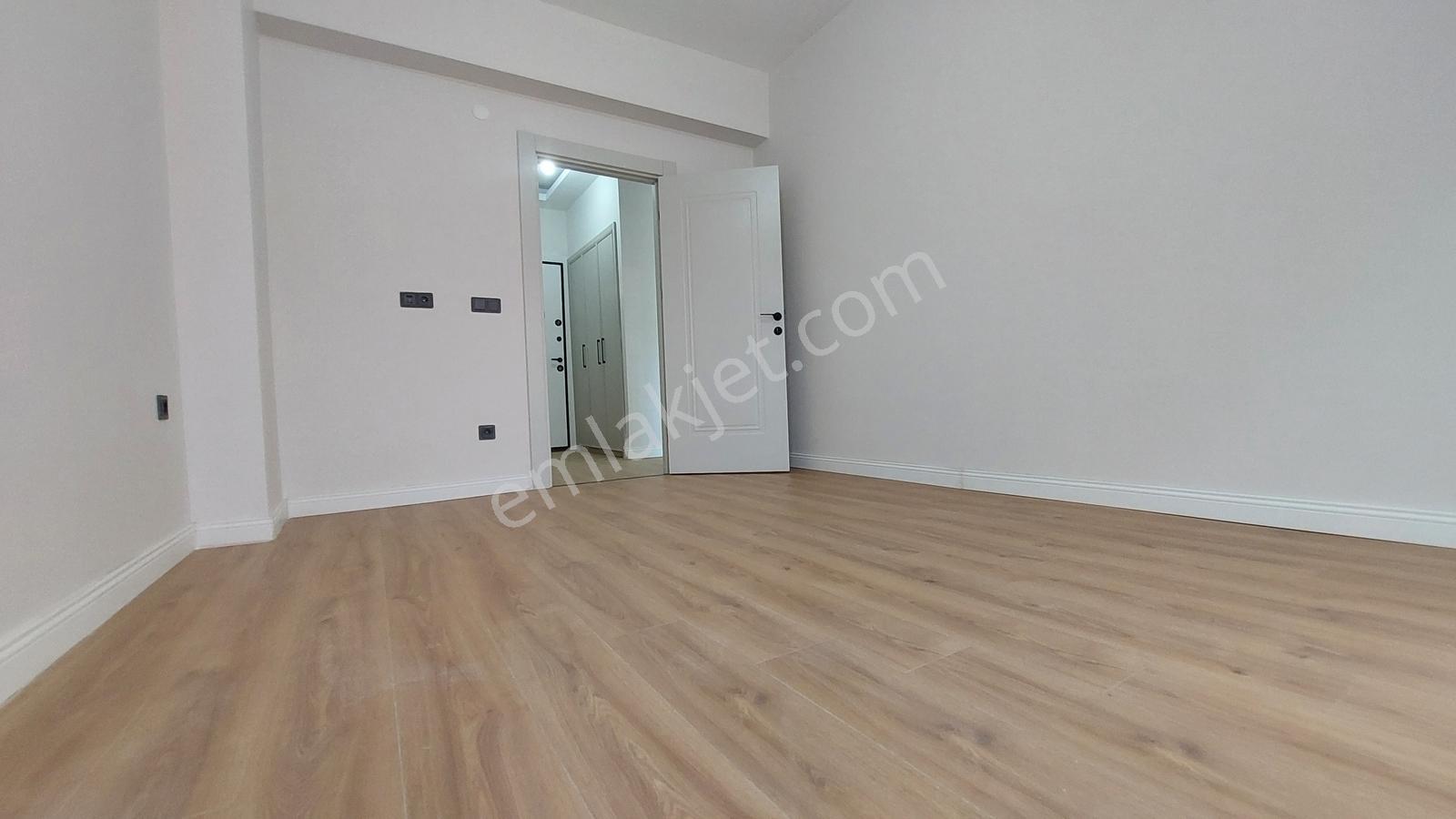 Remax Nadir'den Hastane Karşısı Aksu Plazada Satılık 1+1 — fotoğraf 12