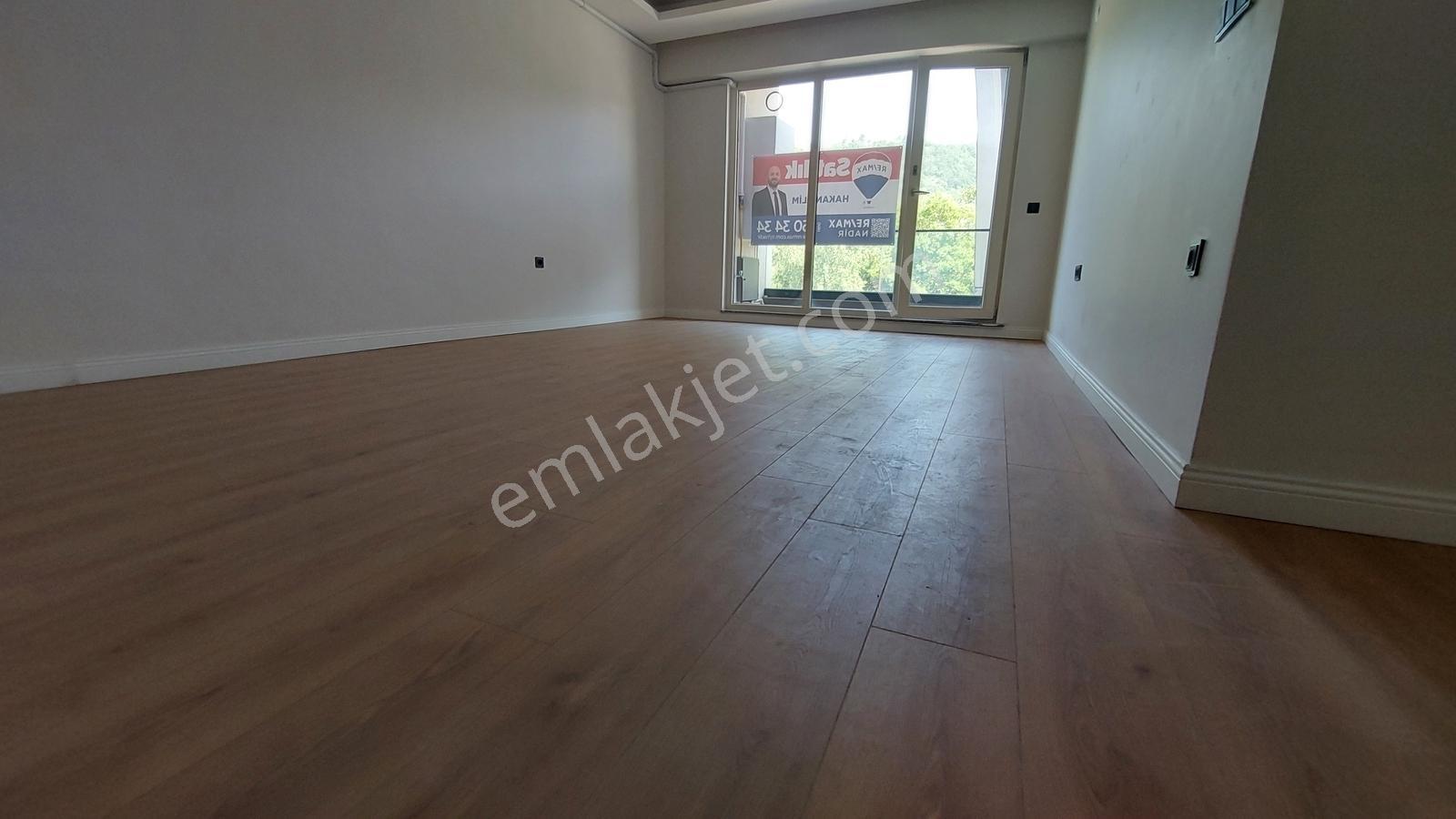 Remax Nadir'den Hastane Karşısı Aksu Plazada Satılık 1+1 — fotoğraf 13