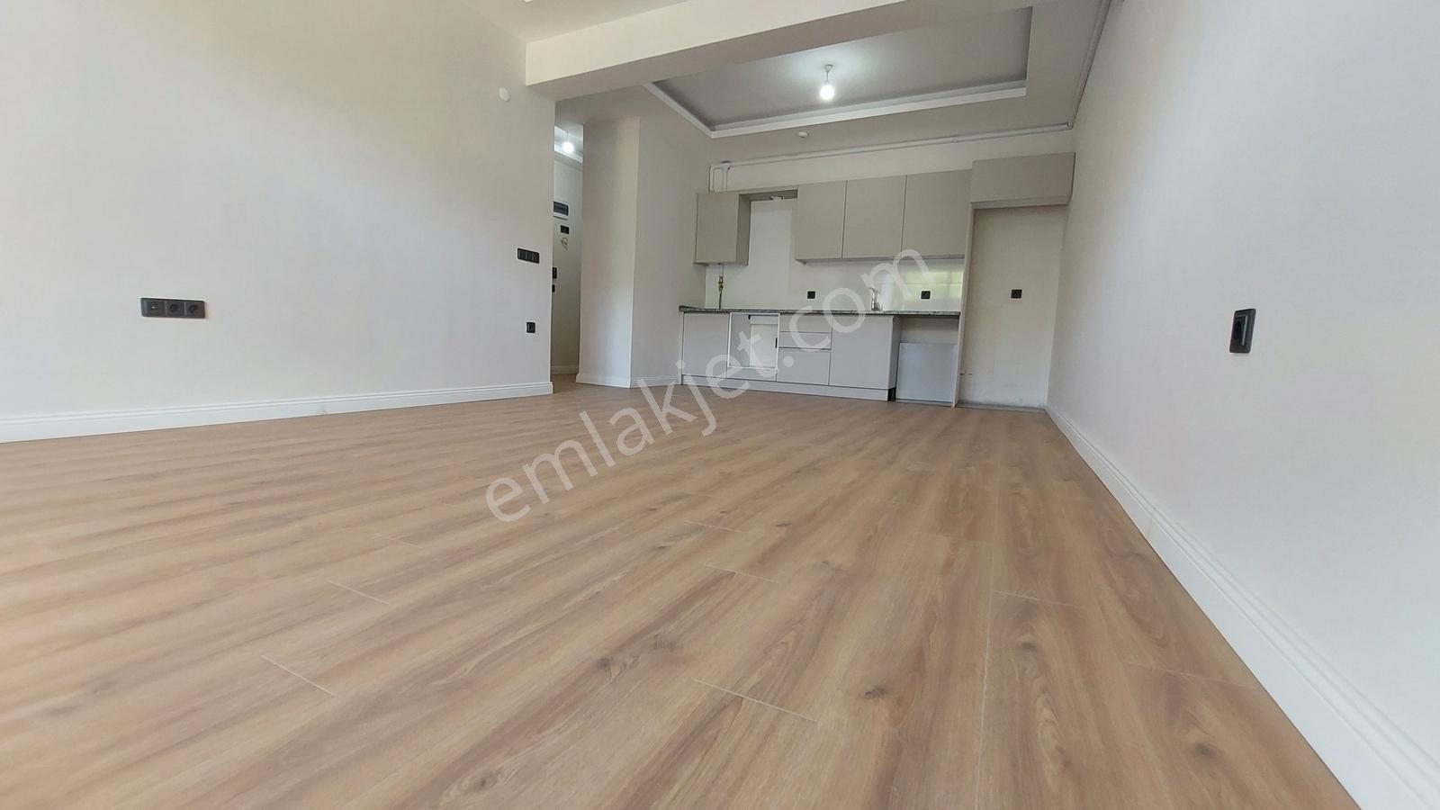 Remax Nadir'den Hastane Karşısı Aksu Plazada Satılık 1+1 — fotoğraf 15