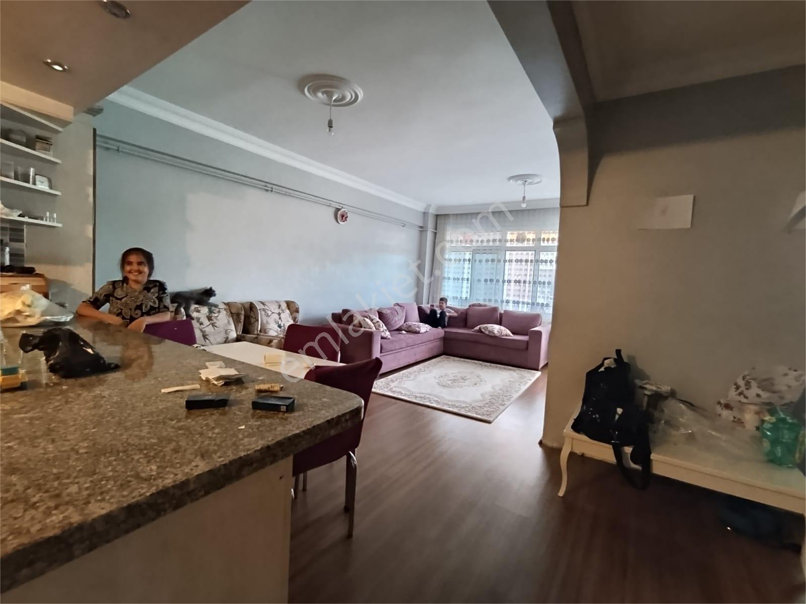 Maltepe Bağlarbaşında Merkezi Lokasyon 3+1 125m2 Satılık — fotoğraf 3