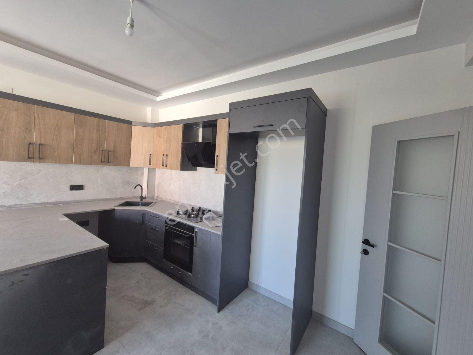 Rotam Emlak'tan Ortaca Havuzlu Sitede Satılık 2+1 Ara Kat Daire — fotoğraf 3