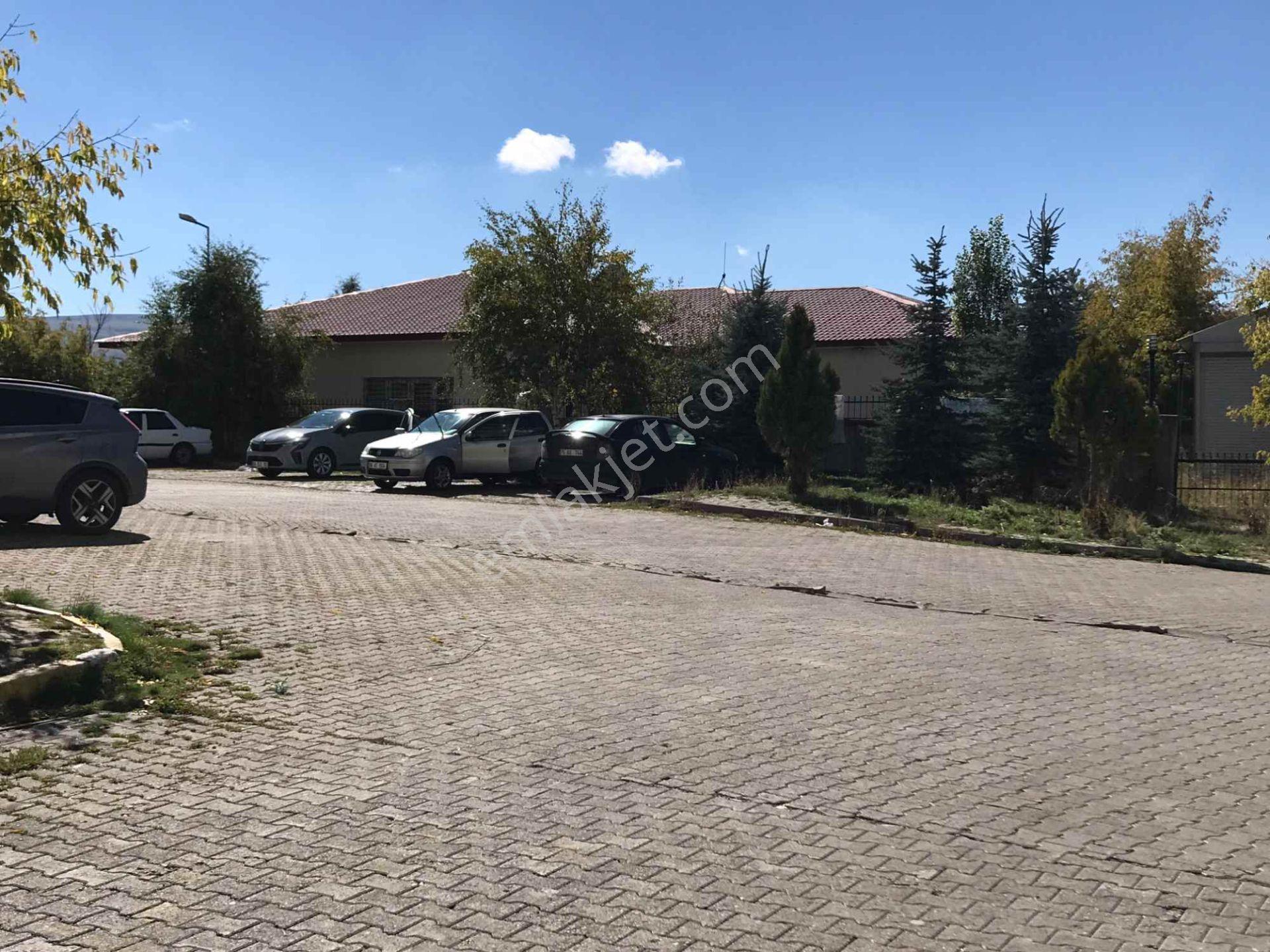 Ardahan Merkez’de Site İçinde 2+1 | 85 M² Net | Balkonlu | Krediye Uygun — fotoğraf 3