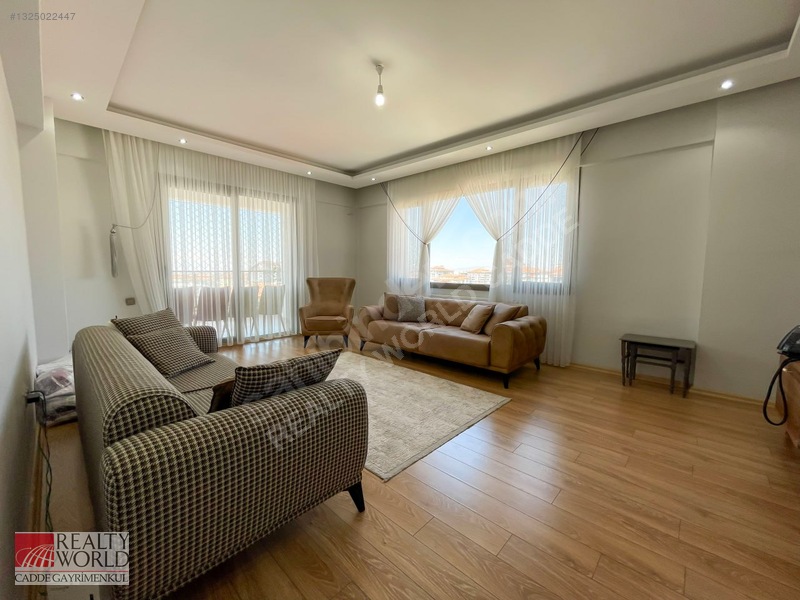 Rw'Den Güngör Caddesi Milano Venüs Sitesinde 3+1 Satılık Daire