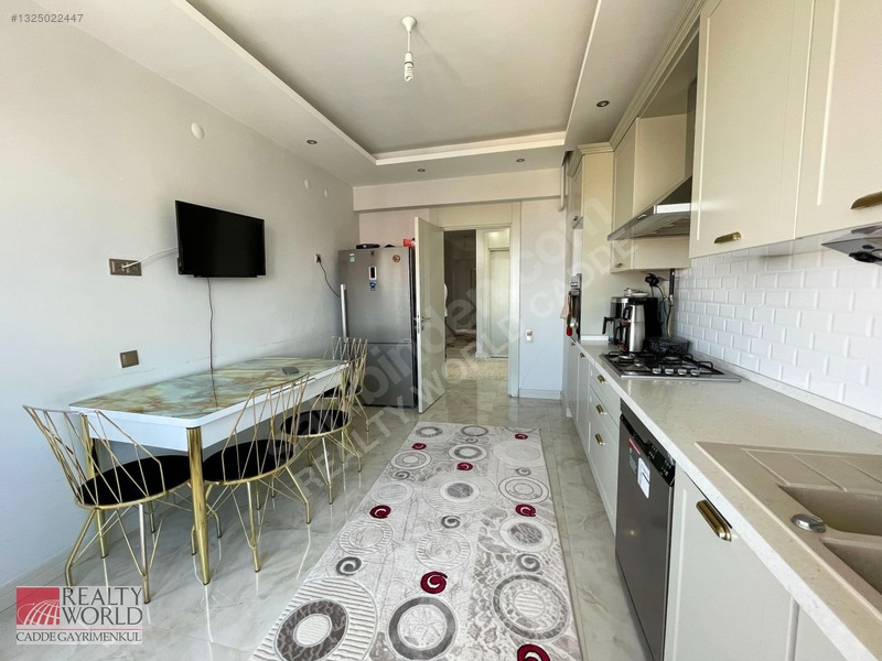 Rw'den Güngör Caddesi Milano Venüs Sitesinde 3+1 Satılık Daire — fotoğraf 4