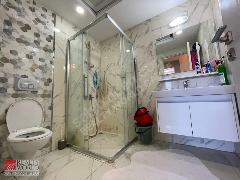 Rw'den Güngör Caddesi Milano Venüs Sitesinde 3+1 Satılık Daire — fotoğraf 11