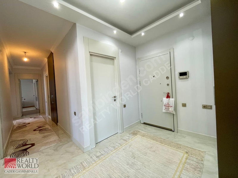 Rw'den Güngör Caddesi Milano Venüs Sitesinde 3+1 Satılık Daire — fotoğraf 16