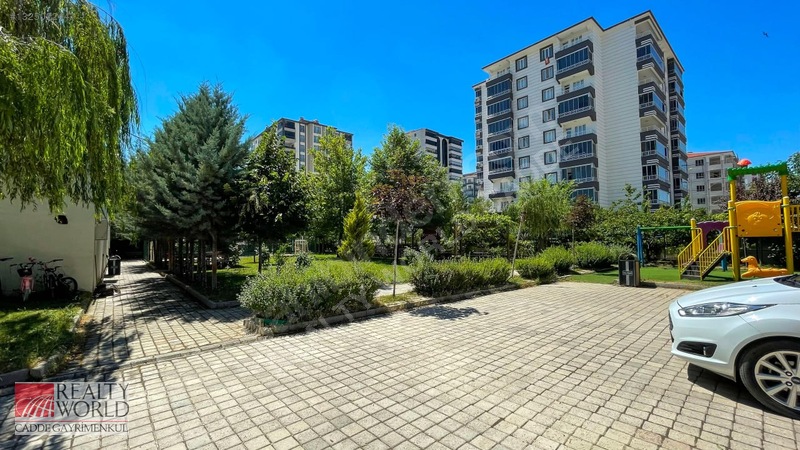 Rw'den Güngör Caddesi Milano Venüs Sitesinde 3+1 Satılık Daire — fotoğraf 25