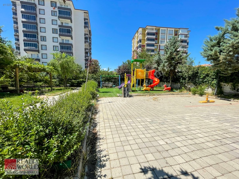 Rw'den Güngör Caddesi Milano Venüs Sitesinde 3+1 Satılık Daire — fotoğraf 26