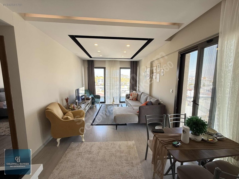 Çiğli Marka 333 Sitesinde Büyük Tip Eşyasız Kiralık 1+1 Daire — fotoğraf 2