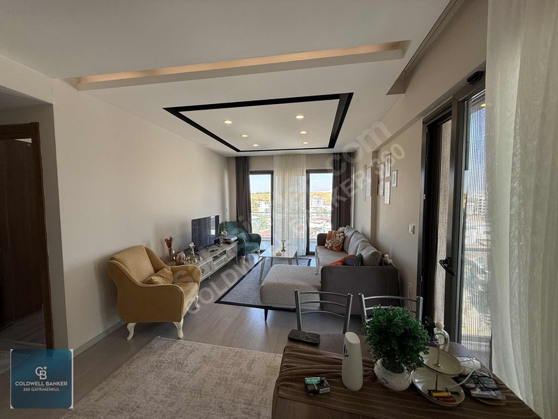 Çiğli Marka 333 Sitesinde Büyük Tip Eşyasız Kiralık 1+1 Daire — fotoğraf 3
