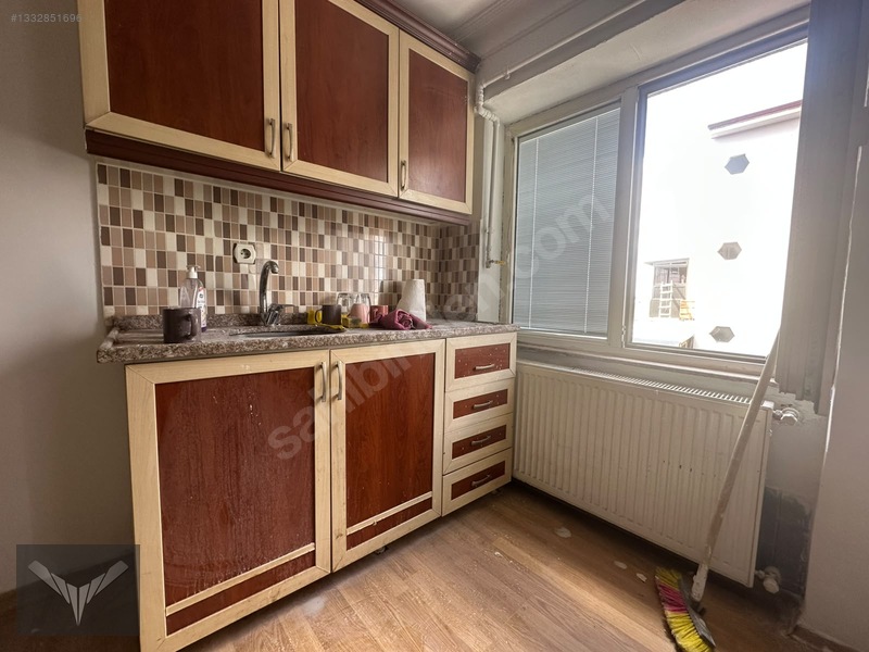 Metroya 1 Dk 40m2 Mutfaklı Ofis İşhanı İçerisinde Cadde Üzeri — fotoğraf 2