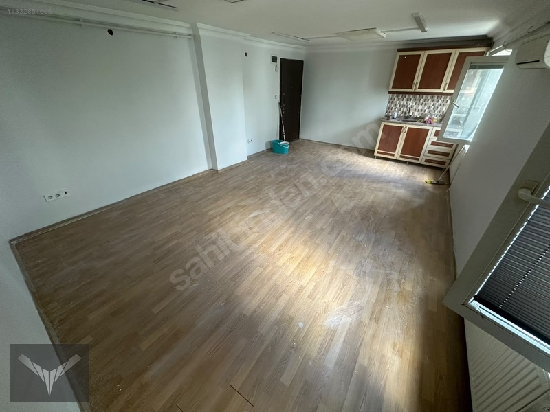 Metroya 1 Dk 40m2 Mutfaklı Ofis İşhanı İçerisinde Cadde Üzeri — fotoğraf 3
