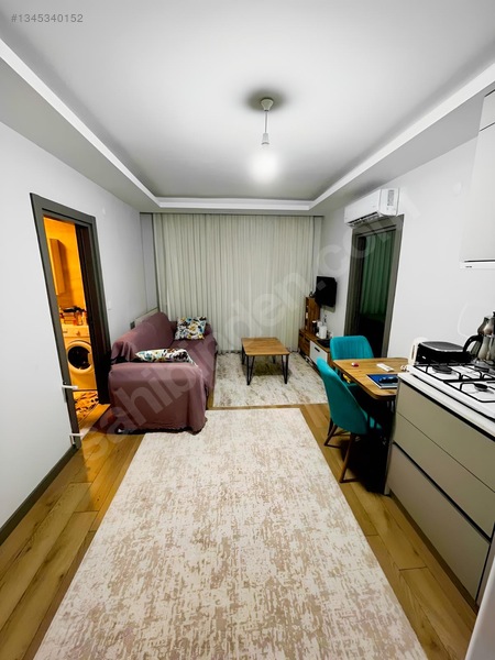 Yenidoğan Da 3.Kat Asansörlü Temiz Eşyalı 1+1 Kiralık Daire
