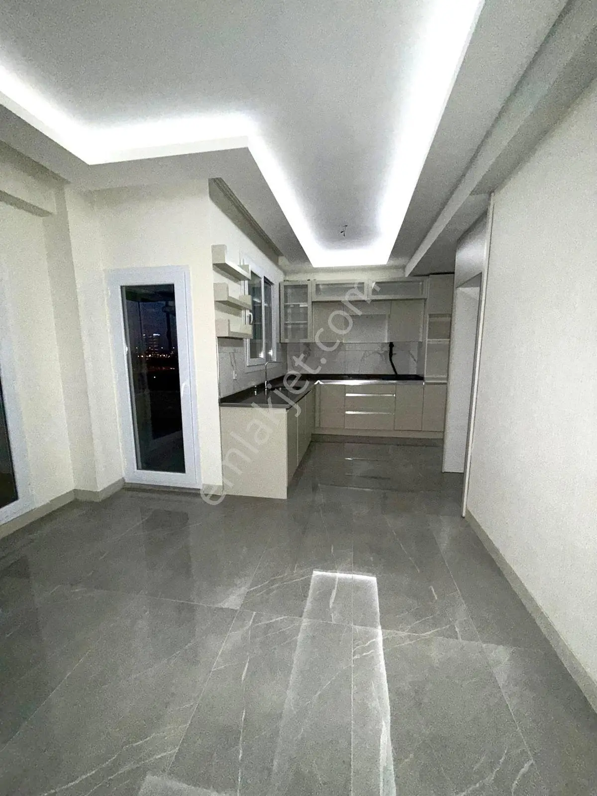 Araştırma Karşısı 2 Banyolu 2.5+1 Ultra Lüx Sıfır Ayarında