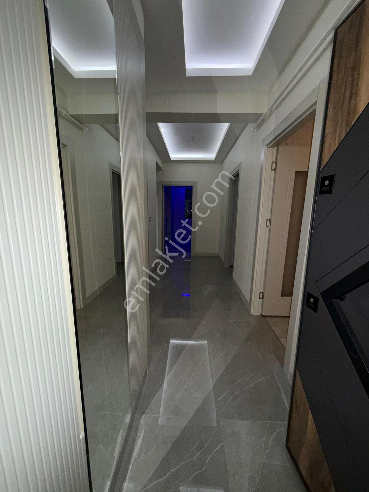 Araştırma Karşısı 2 Banyolu 2.5+1 Ultra Lüx Sıfır Ayarında — fotoğraf 11