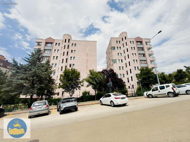"Emek Dayanışma Sit. İskanlı, 3+1, Eminevim & Fuzulev' E Uygun."