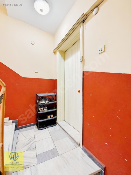 Gaziemir Ana Cadde Üzeri Arakat Ön Cephe Kiralık 3+1 — fotoğraf 7
