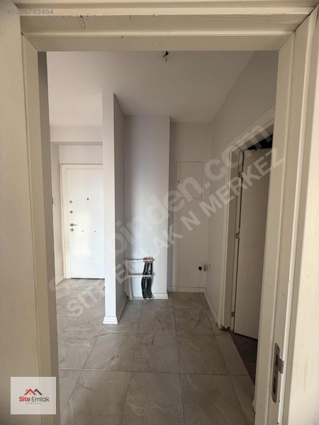 Özyurtlar Nmerkez Sitesi De Satılık Boş 1+1 — fotoğraf 6
