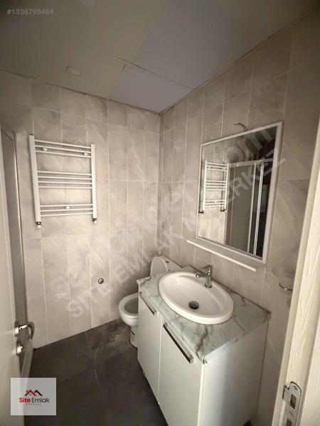 Özyurtlar Nmerkez Sitesi De Satılık Boş 1+1 — fotoğraf 8