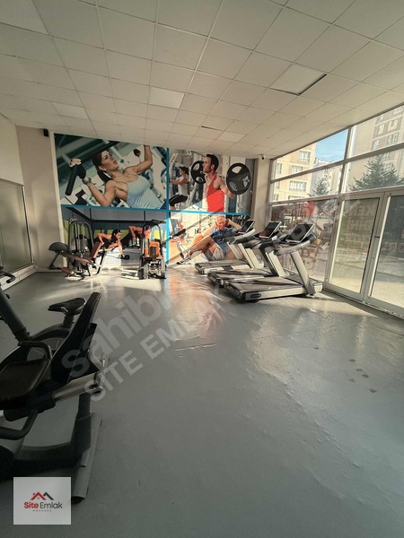 Özyurtlar Nmerkez Sitesi De Satılık Boş 1+1 — fotoğraf 31