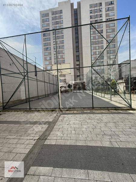 Özyurtlar Nmerkez Sitesi De Satılık Boş 1+1 — fotoğraf 34