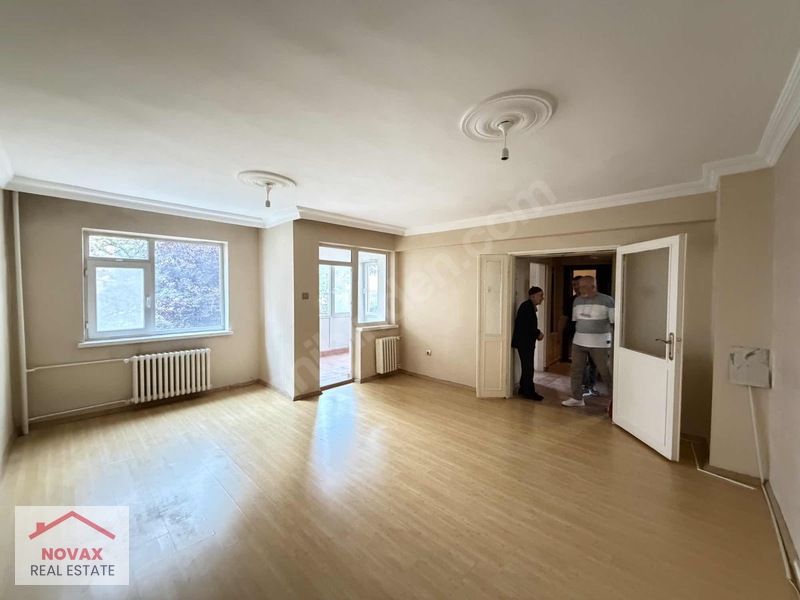 Batıkentin Merkezi Konumunda Güneş Kent Sitesinde 3+1 Ara Kat — fotoğraf 13