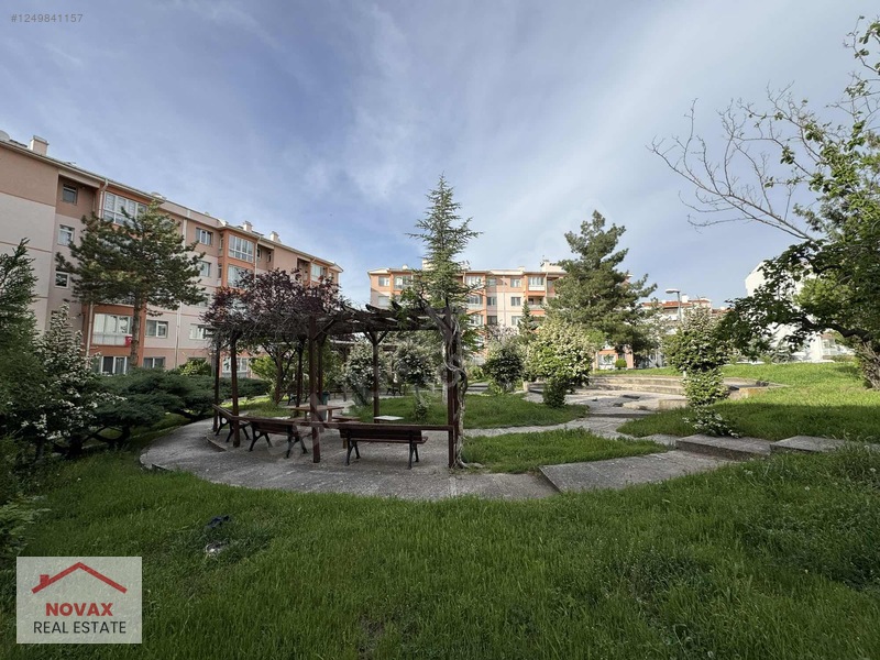 Batıkentin Merkezi Konumunda Güneş Kent Sitesinde 3+1 Ara Kat — fotoğraf 22