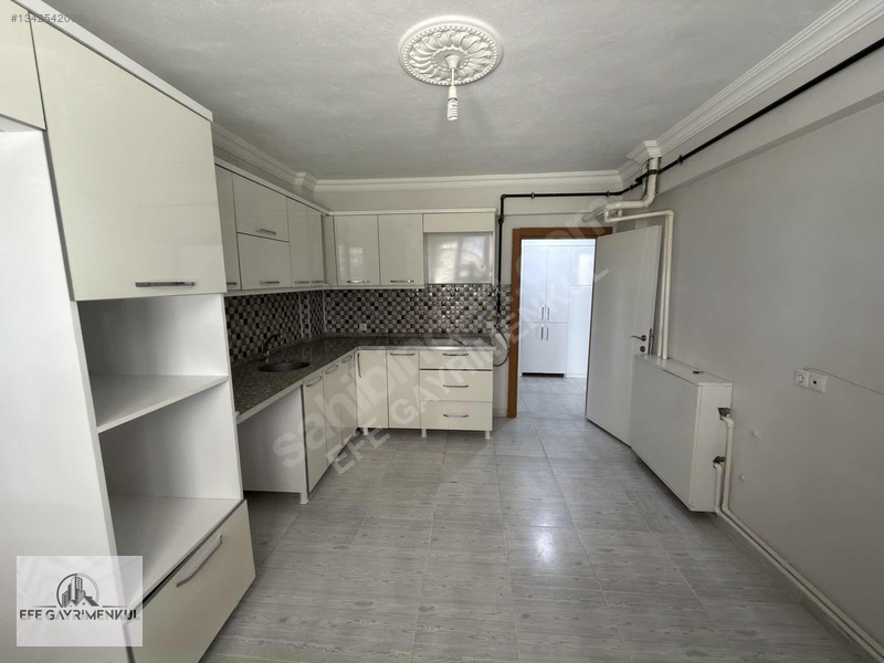 Efe Gayrimenkul'den Memur-sen'de Kiralık 3+1 140 M2 Yarı Bodrum — fotoğraf 6