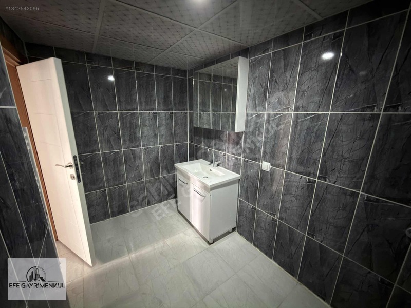 Efe Gayrimenkul'den Memur-sen'de Kiralık 3+1 140 M2 Yarı Bodrum — fotoğraf 23