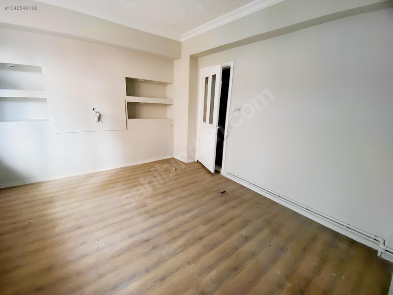 Metroya 10 Dk Yürüme M Boyası Yapılmış Kiralık Mustakil Ev — fotoğraf 2