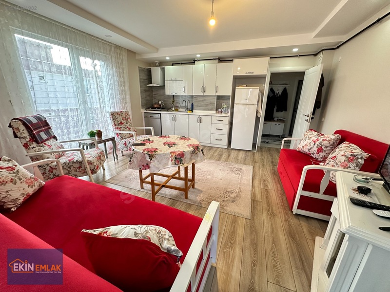Ekin Emlak; Full Eşyalı; Tramvayda Yakın, Kiralık Geniş 1+1 — fotoğraf 4