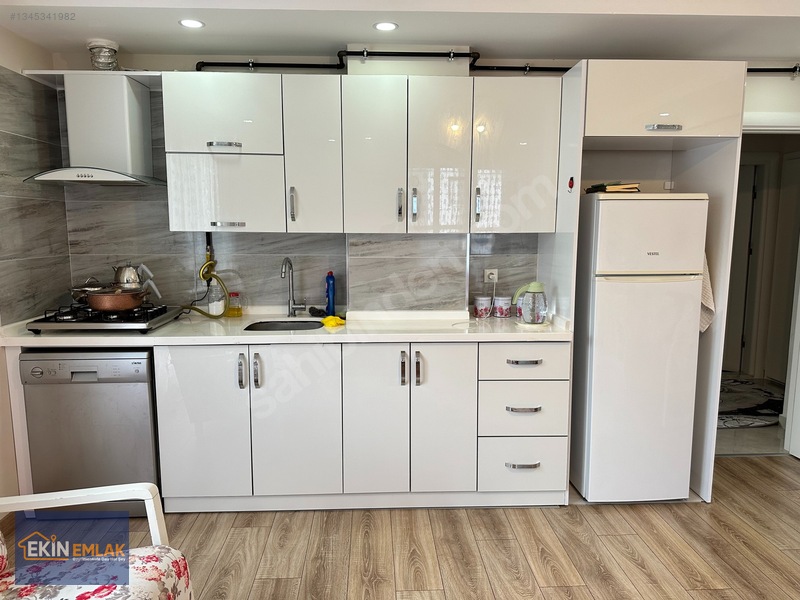 Ekin Emlak; Full Eşyalı; Tramvayda Yakın, Kiralık Geniş 1+1 — fotoğraf 12