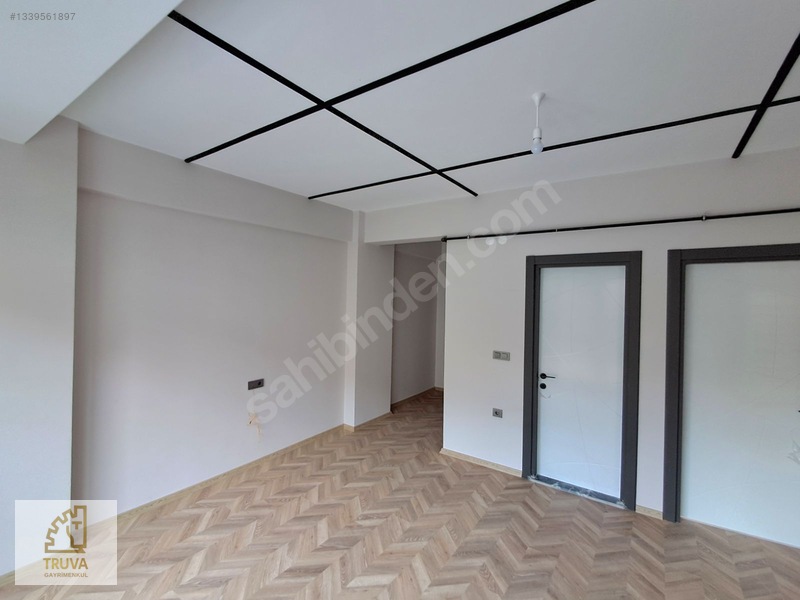 Truva//eminevime Uygun Kiracılı İskanlı Kombili Satılık 1+1 — fotoğraf 11